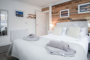 Swn Y Mor - 4 Bedroom Apartment - Saundersfoot