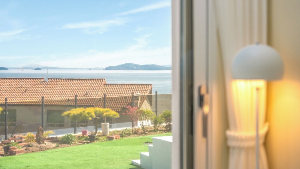 Ganghwado Narangstay Poolvilla Pension