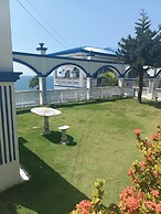 Rockwalled Adventure Resort by Hiverooms