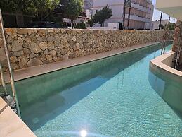 Cabana White Boutique Hotel & Suites