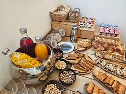 Cabana White Boutique Hotel & Suites