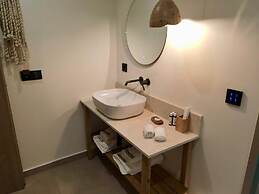 Cabana White Boutique Hotel & Suites