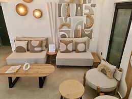 Cabana White Boutique Hotel & Suites