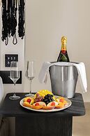 Cabana White Boutique Hotel & Suites