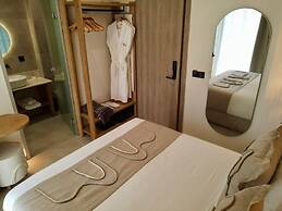 Cabana White Boutique Hotel & Suites