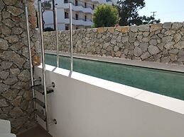 Cabana White Boutique Hotel & Suites