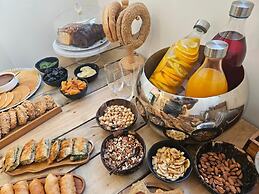 Cabana White Boutique Hotel & Suites