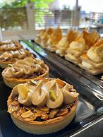 Cabana White Boutique Hotel & Suites