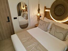 Cabana White Boutique Hotel & Suites