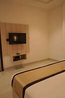 CROWN PARK LUXURY HOTEL