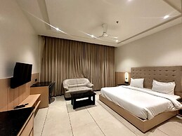 CROWN PARK LUXURY HOTEL