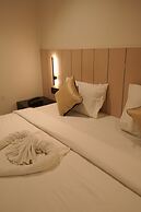 CROWN PARK LUXURY HOTEL