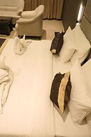 CROWN PARK LUXURY HOTEL