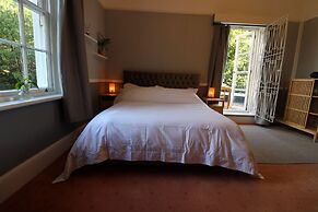 Mossley Hill Retreat