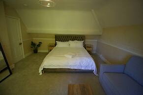 Mossley Hill Retreat