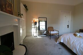 Mossley Hill Retreat