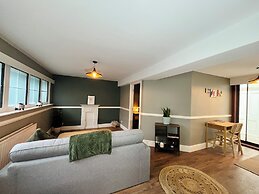 Mossley Hill Retreat