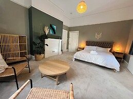 Mossley Hill Retreat