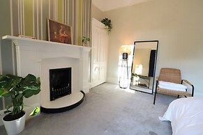 Mossley Hill Retreat