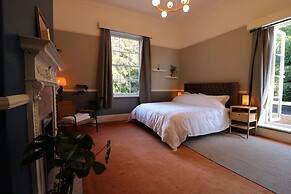 Mossley Hill Retreat