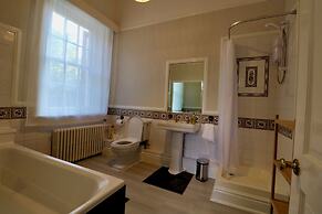 Mossley Hill Retreat