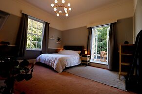 Mossley Hill Retreat