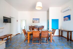 3883 Dimora Nina Valente by Barbarhouse