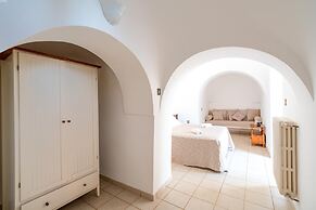 3883 Dimora Nina Valente by Barbarhouse