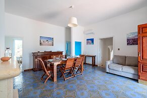 3883 Dimora Nina Valente by Barbarhouse