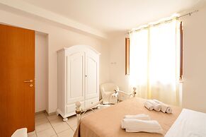 3883 Dimora Nina Valente by Barbarhouse