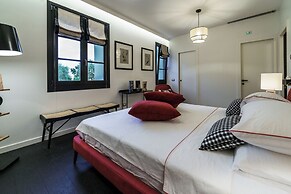 Green and Blue Villa by Wonderful Italy