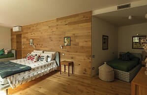 Green and Blue Villa by Wonderful Italy