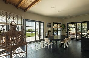 Green and Blue Villa by Wonderful Italy