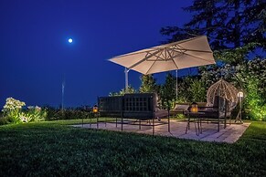 Green and Blue Villa by Wonderful Italy