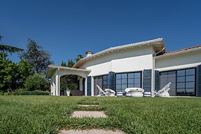 Green and Blue Villa by Wonderful Italy