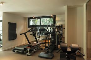 Green and Blue Villa by Wonderful Italy