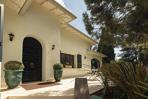 Green and Blue Villa by Wonderful Italy