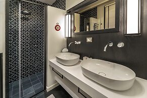 Green and Blue Villa by Wonderful Italy