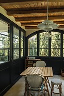 Green and Blue Villa by Wonderful Italy