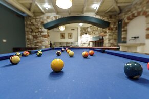 Green and Blue Villa by Wonderful Italy