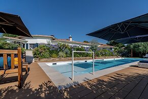 Green and Blue Villa by Wonderful Italy