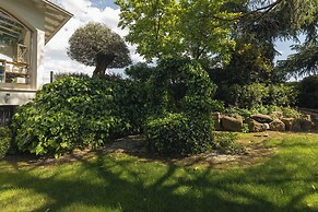 Green and Blue Villa by Wonderful Italy