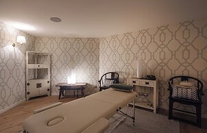 Green and Blue Villa by Wonderful Italy