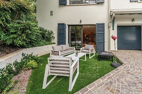 Green and Blue Villa by Wonderful Italy