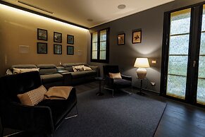 Green and Blue Villa by Wonderful Italy