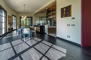 Green and Blue Villa by Wonderful Italy