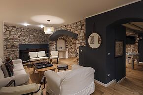 Green and Blue Villa by Wonderful Italy