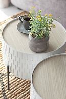 Apartment With Parking by Renters