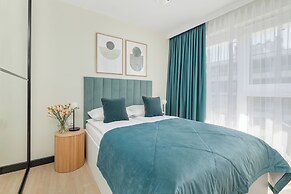 Apartment With Parking by Renters