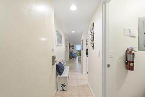 Life's A Beach~oceanfront 2 Bedroom Condo by RedAwning